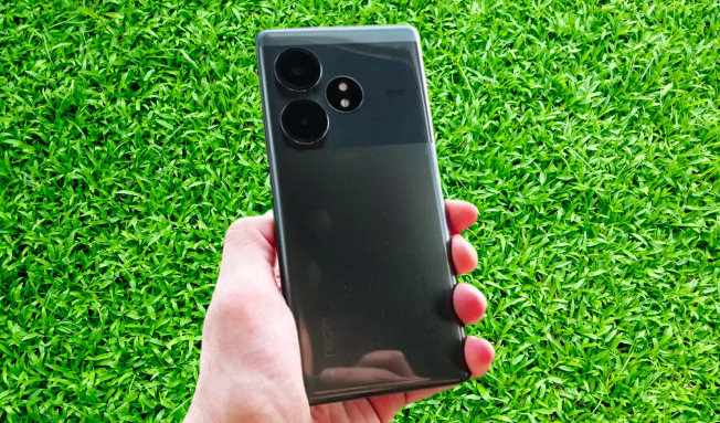 Realme Handling