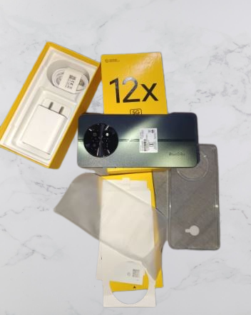 realme 12