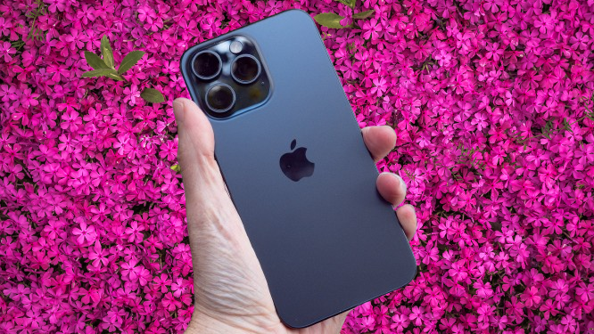 Apple iPhone 15 Pro Max 1