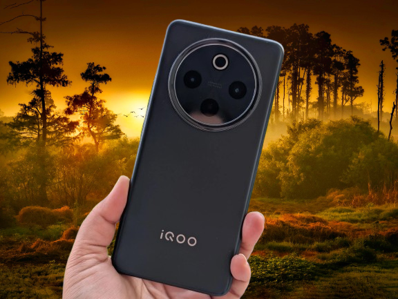 iqoo z10 5g handing